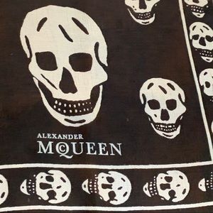 Alexander McQueen Silk Scarf Black w/ Skulls